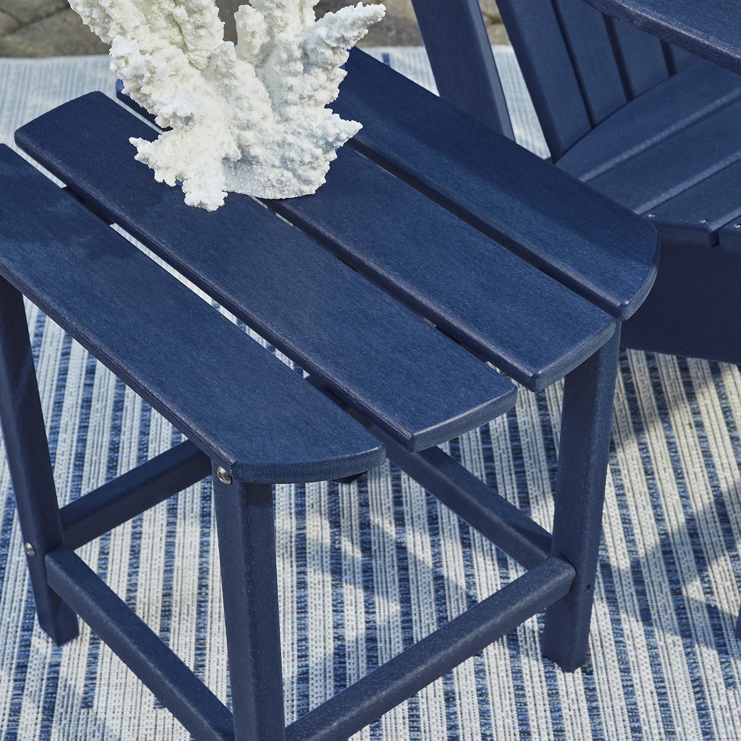 Signature Design by Ashley® Sundown Treasure Weather Resistant Side Table