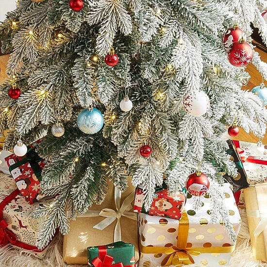 Glitzhome 7 1/2 Ft Pre-Lit Pencil Spruce Christmas Tree