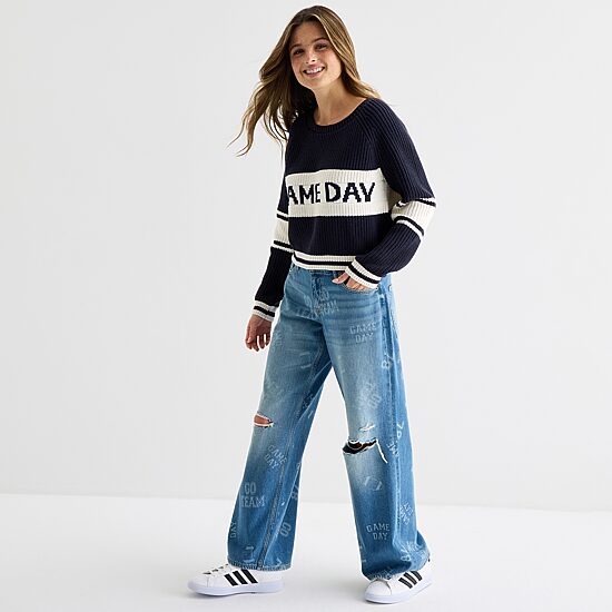 Arizona Juniors Womens Crew Neck Long Sleeve Pullover Sweater
