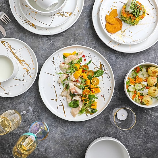 Stone + Lain Zora 16 Piece Dinnerware Set