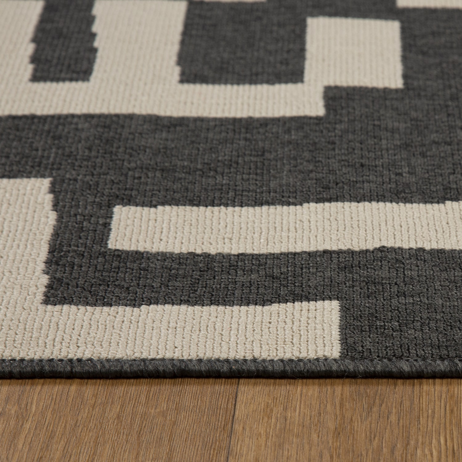 LR Home Graphic Print Indoor Outdoor Rectangular Area Rug