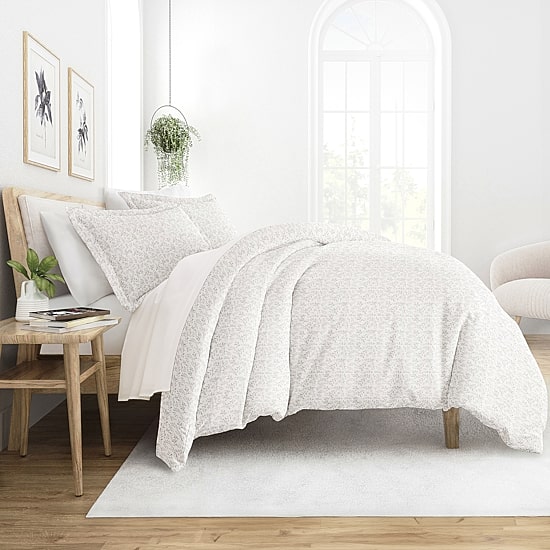 Casual Comfort Premium Ultra Soft 3-pc. Burst of Vines Print Duvet Cover Set