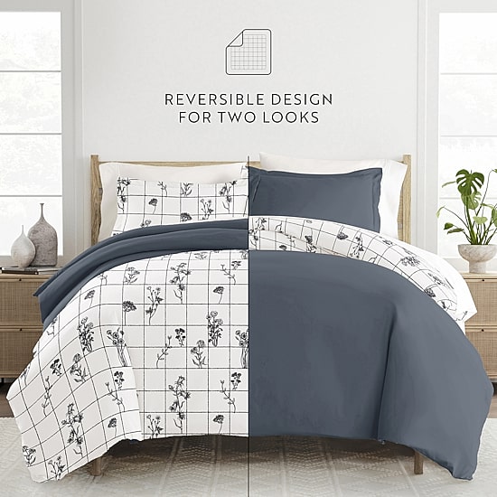 Casual Comfort Flower Field Pattern Oversized Reversible Duvet Cover Set
