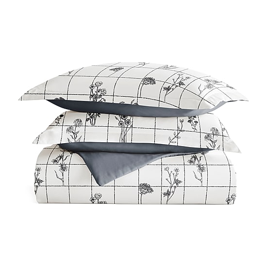 Casual Comfort Flower Field Pattern Oversized Reversible Duvet Cover Set