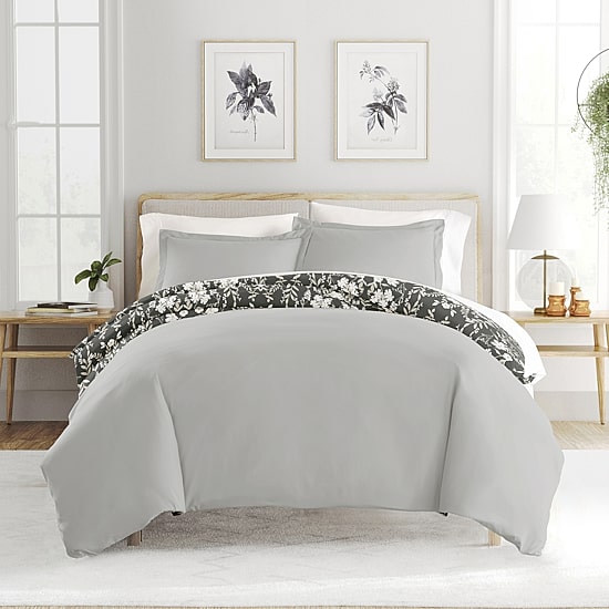 Casual Comfort Secret Garden Pattern Oversized Reversible Duvet Cover Set