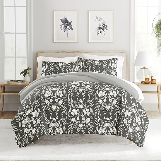 Casual Comfort Secret Garden Pattern Oversized Reversible Duvet Cover Set