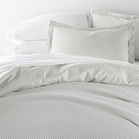 Casual Comfort Premium Ultra Soft Quatrefoil Pattern Duvet Cover Set