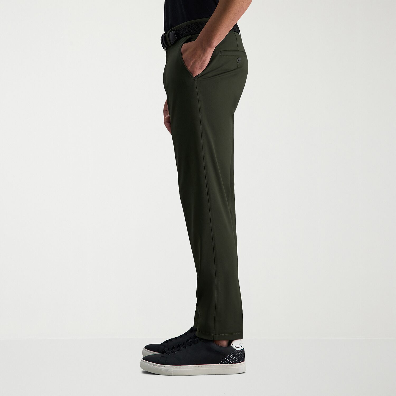 Haggar Sport Travel Performance Mens Comfort Waistband Straight Fit Flat Front Pant