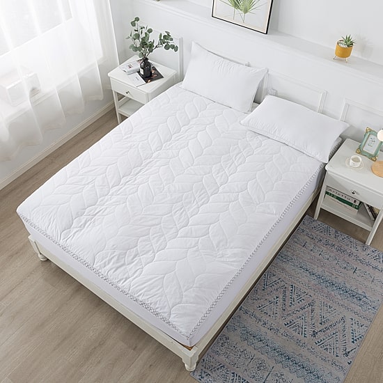 Waverly Cotton Quilted Dual Chamber 1.5 In Feather Topper