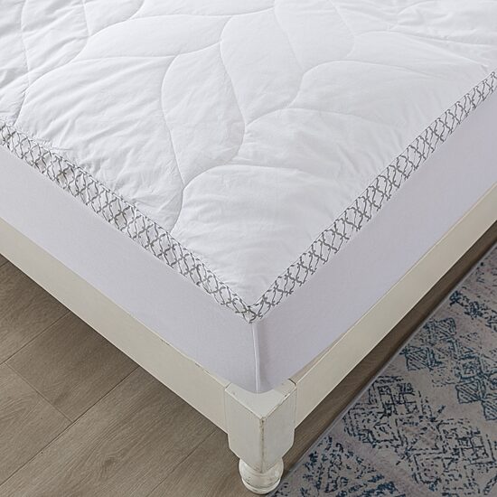 Waverly Cotton Quilted Dual Chamber 1.5 In Feather Topper