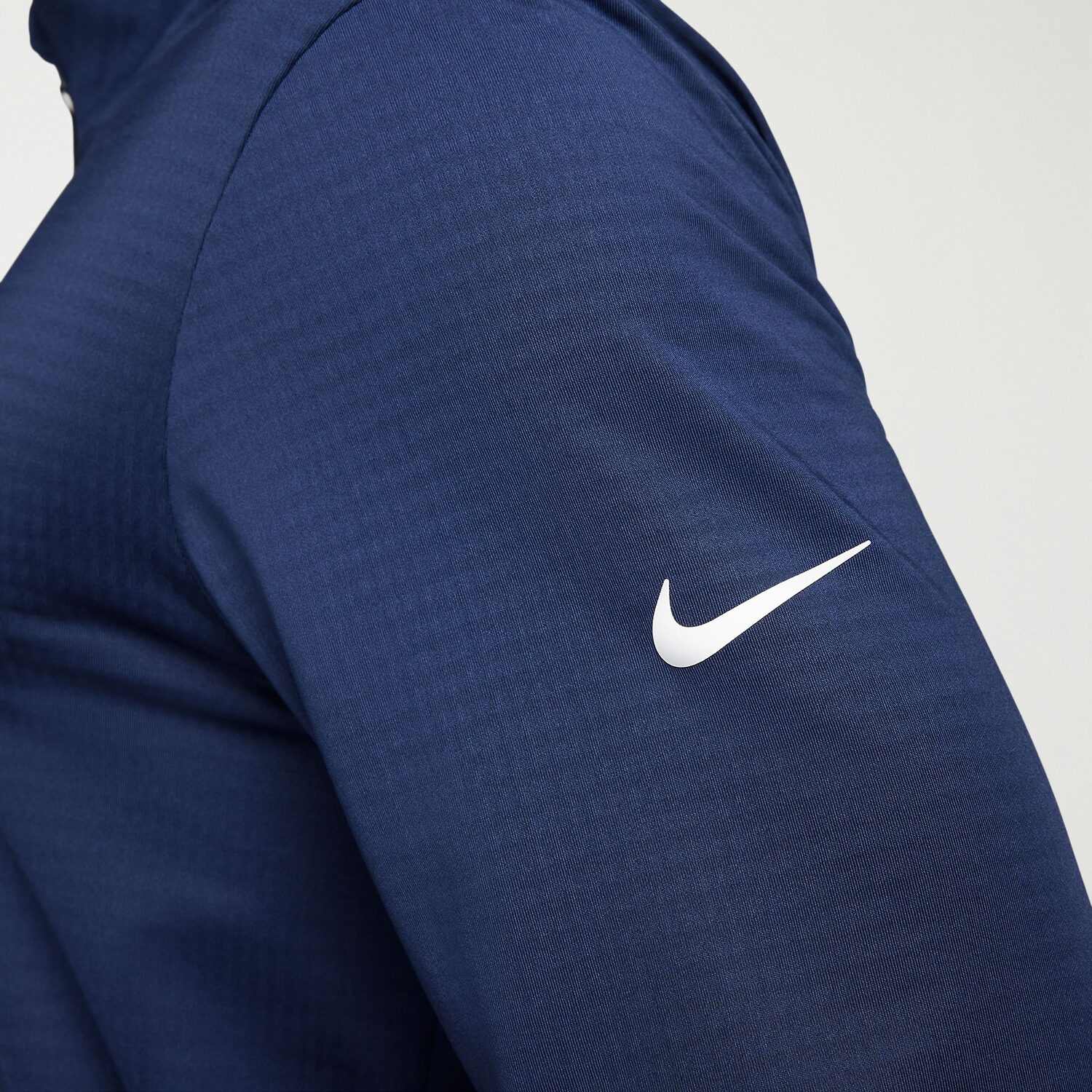 Nike Mens Mock Neck Long Sleeve Active Quarter-Zip Pullover