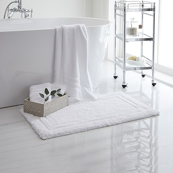 Liz Claiborne Luxury Egyptian Air Rich Bath Towel