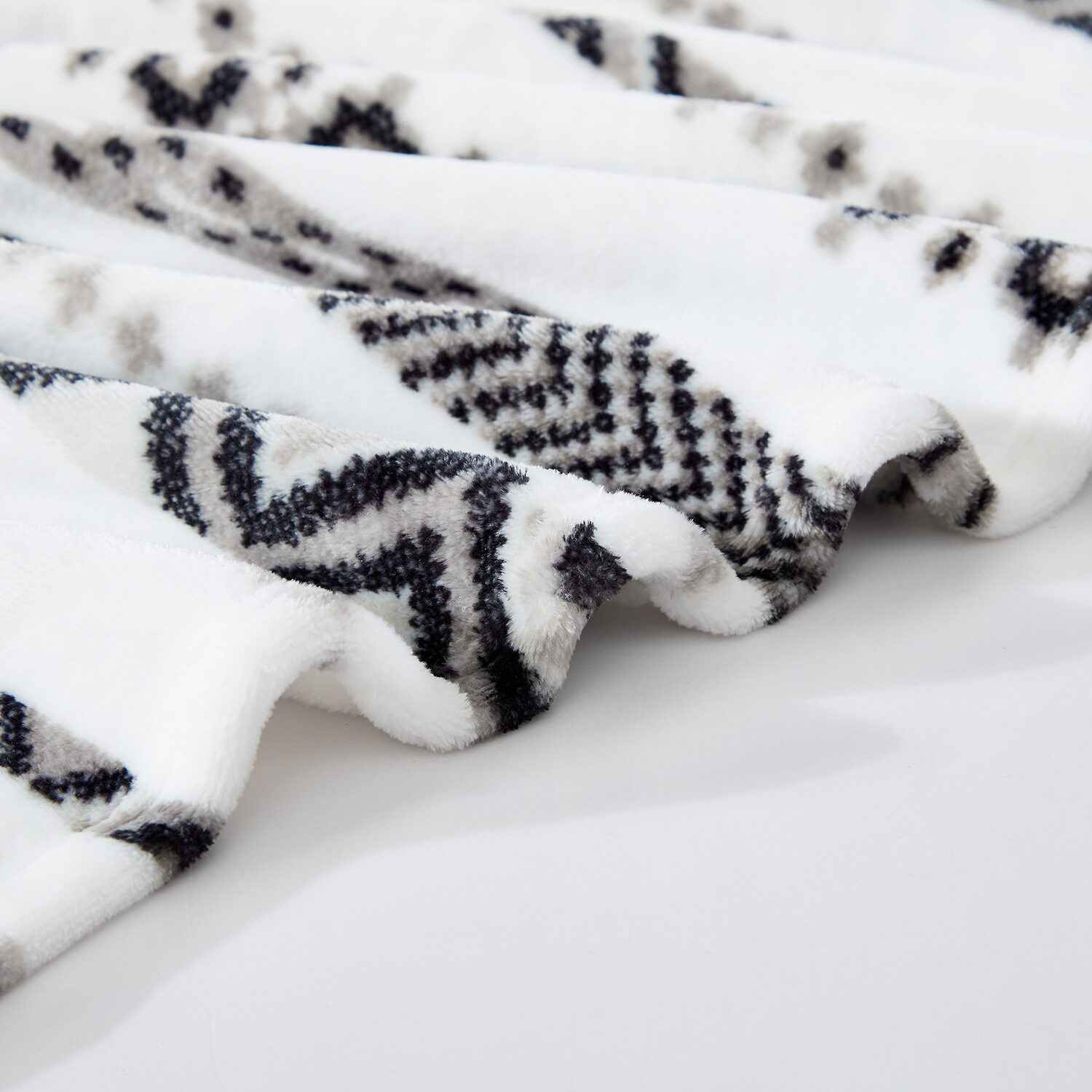Wrangler Diamond Washable Lightweight Throw