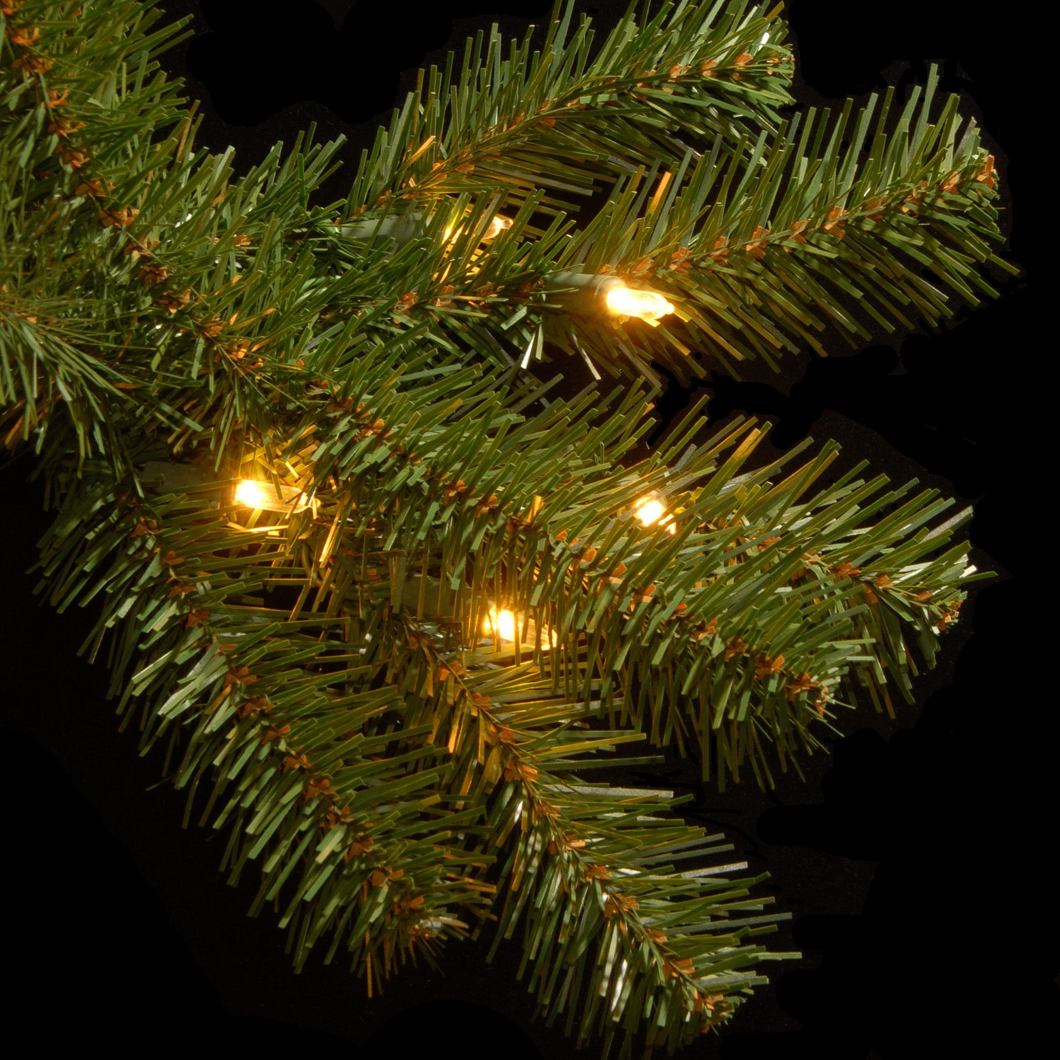 National Tree Co 7.5 Feet North Valey Spruce Hinged Pre-Lit Christmas Tree