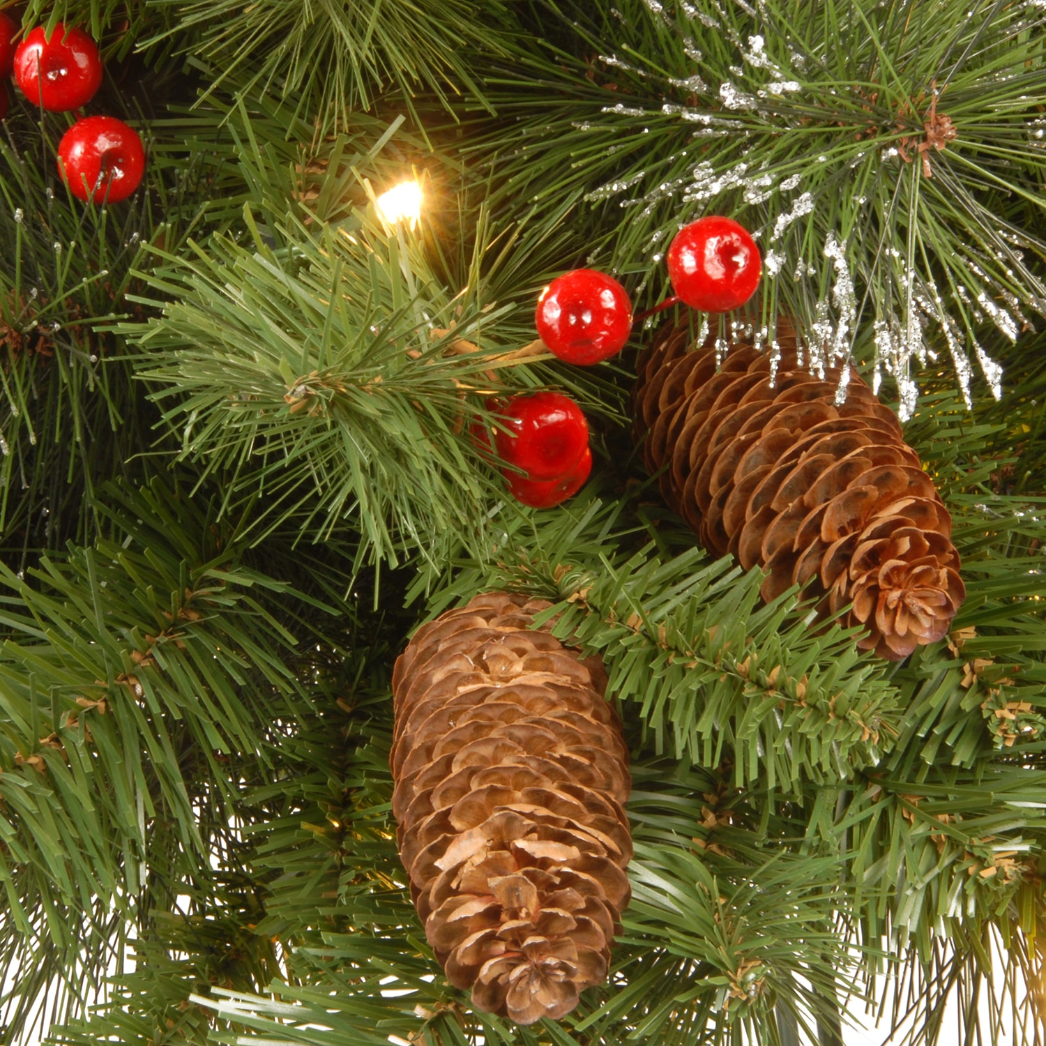 National Tree Co. Crestwood Spruce Wreath