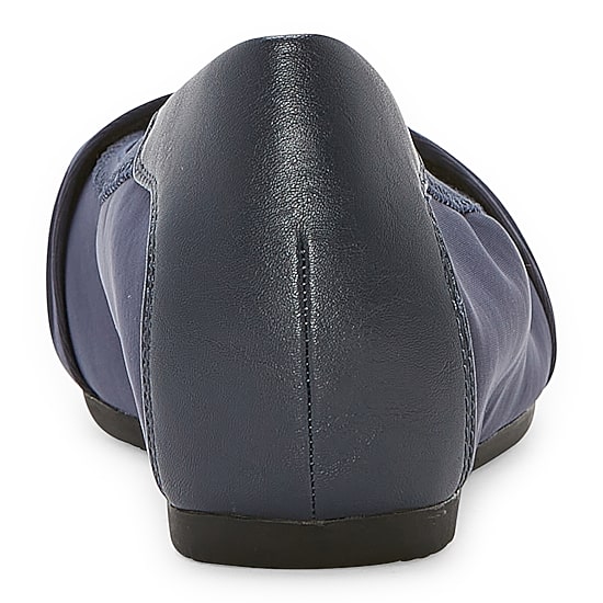 Baretraps Marcie Womens Round Closed Toe Slip-On Shoe