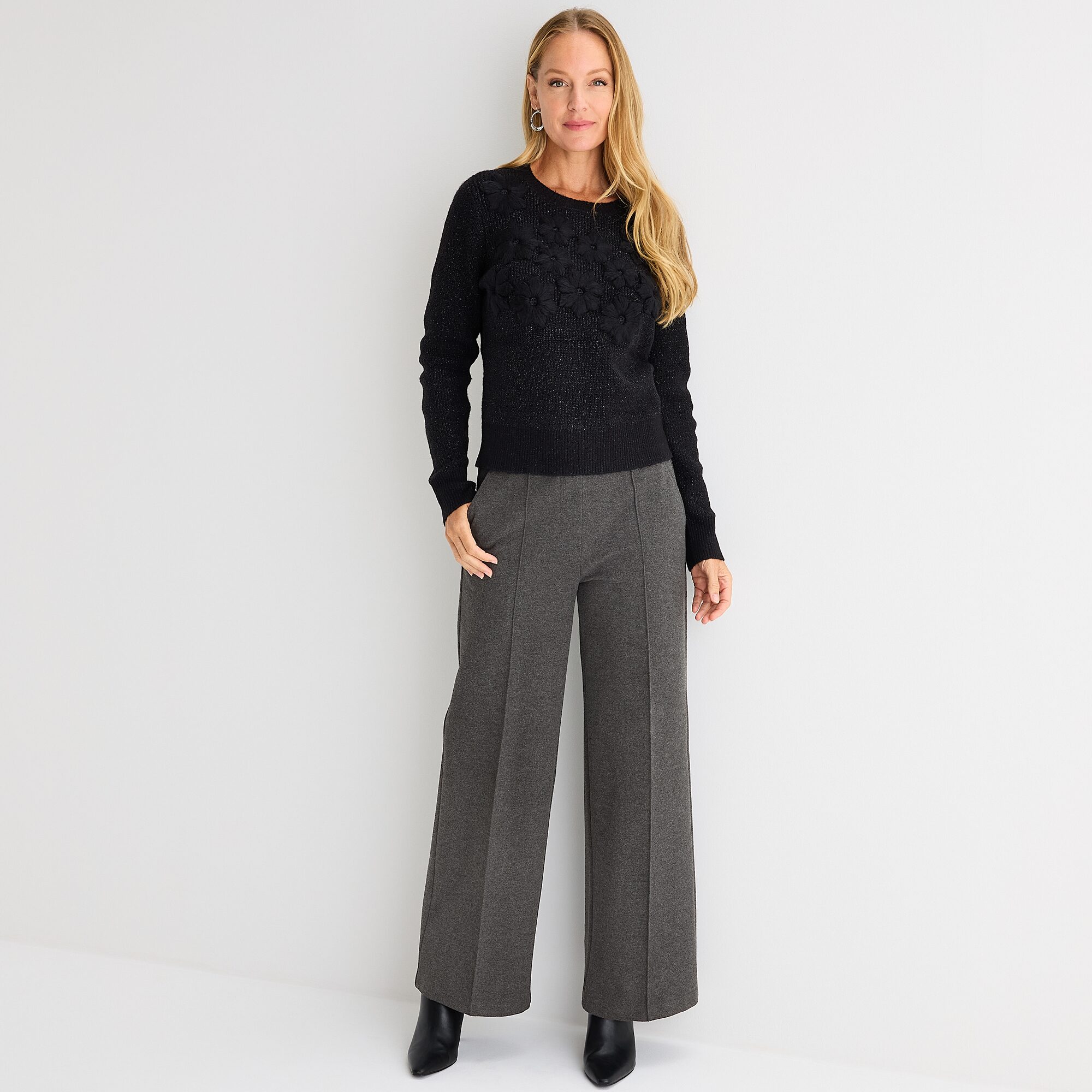 Liz Claiborne Womens Crew Neck Embellished Long Sleeve Pullover Sweater