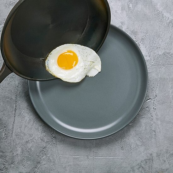 Smith & Clark Pre-Seasoned Cast Iron 12" Skillet with Assist Handle