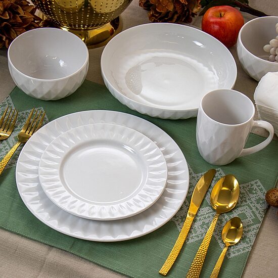 Elama 18-pc. Porcelain Dinnerware Set