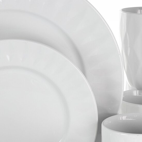 Elama 18-pc. Porcelain Dinnerware Set