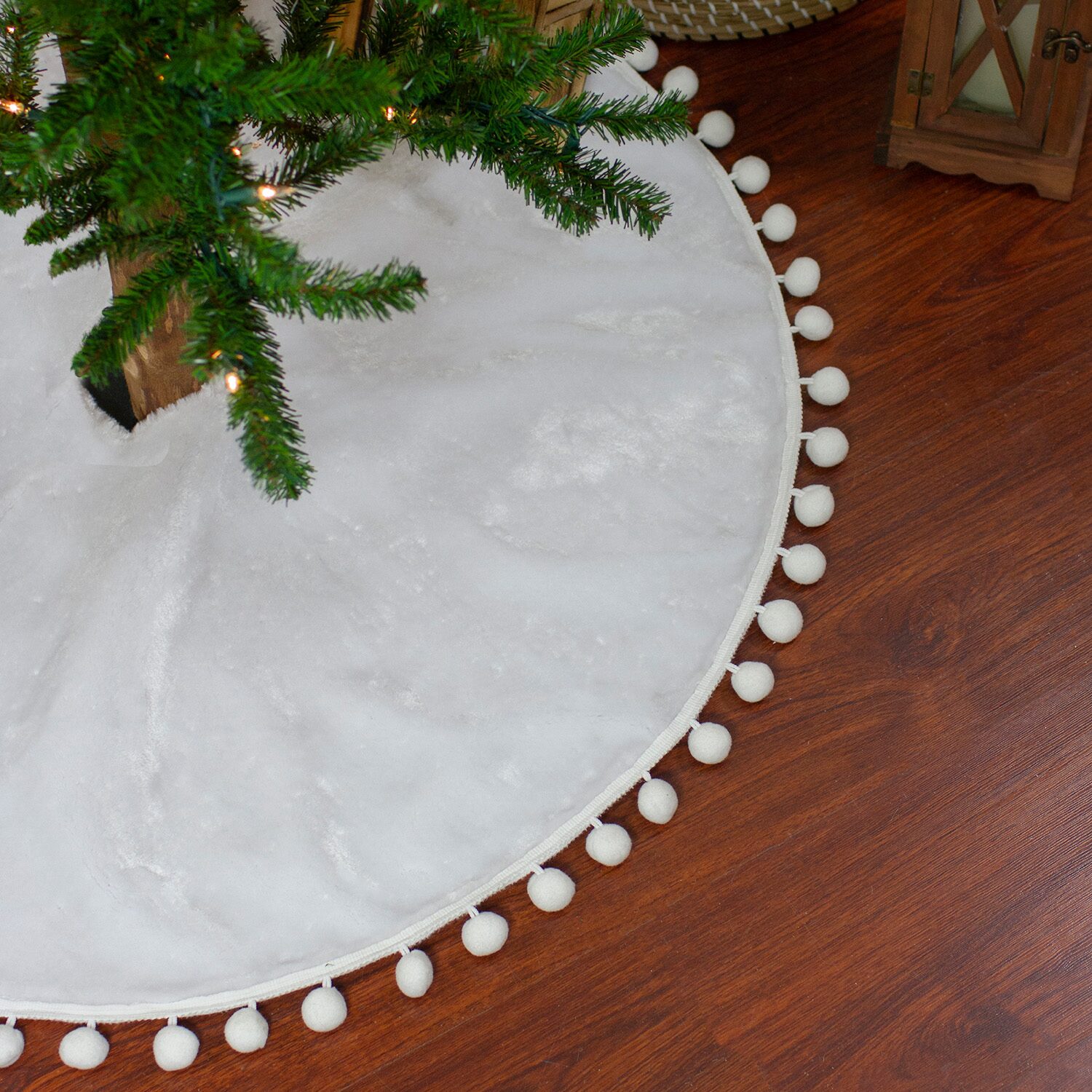 Northlight 48in Pom Pom Border Indoor Tree Skirt