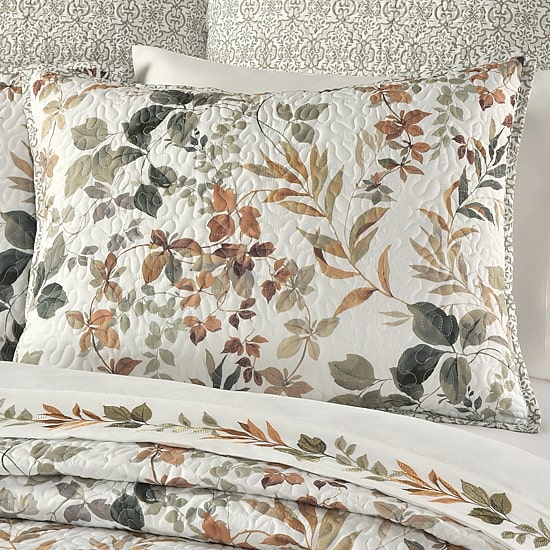 Royal Court Evergreen Floral Quilt Set