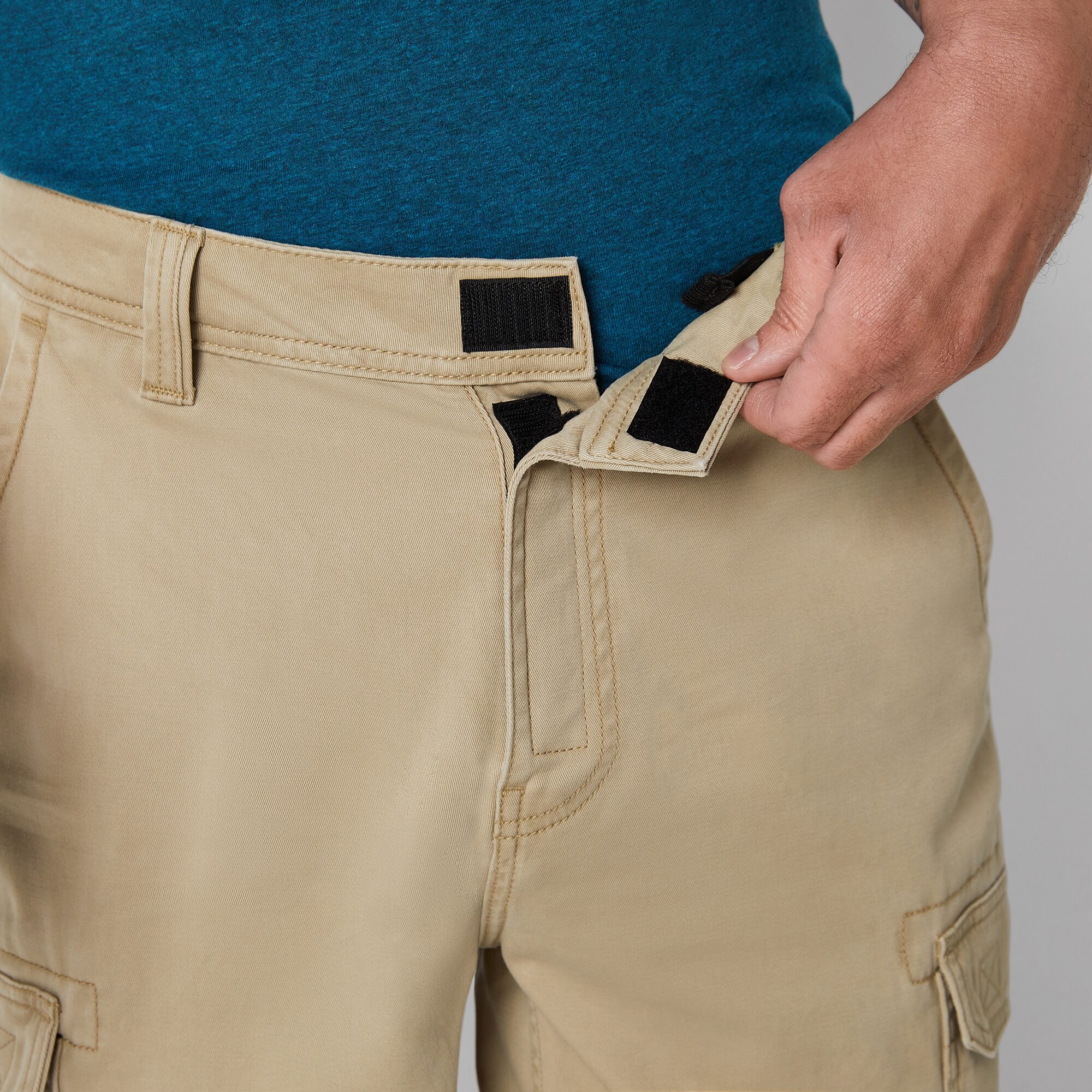 St. John's Bay Dexterity Mens 10" Adaptive Stretch Fabric Adjustable Features Easy-on + Easy-off Cargo Short