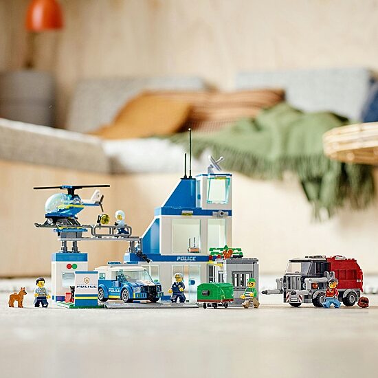 LEGO City Police Police Station 60316 Building Set (668 Pieces)