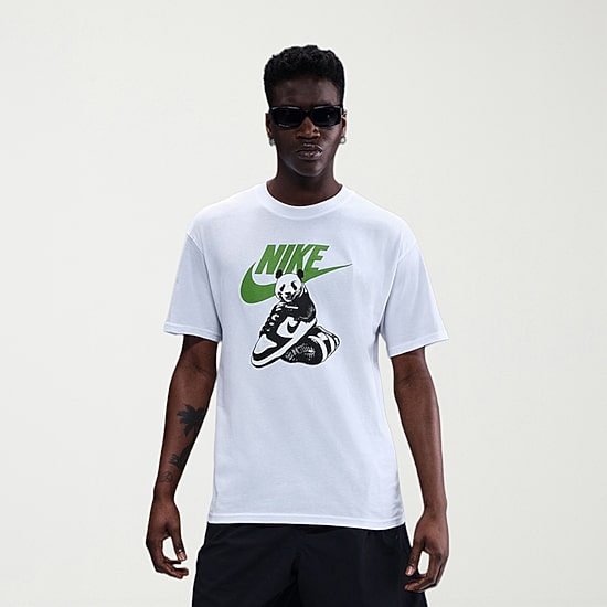 Nike Mens Crew Neck Short Sleeve Regular Fit Graphic T-Shirt