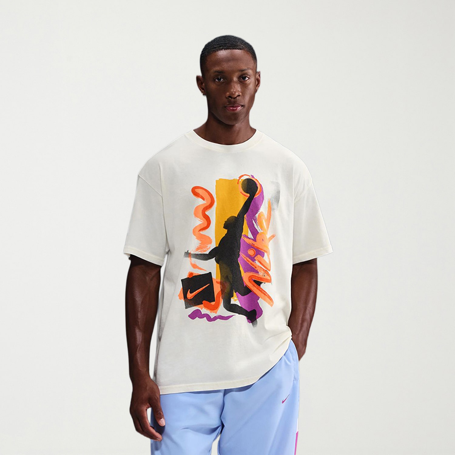 Nike Mens Crew Neck Short Sleeve Regular Fit Graphic T-Shirt