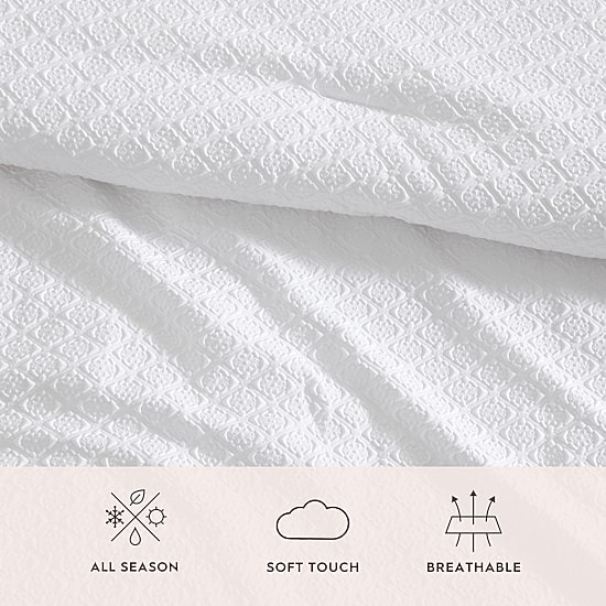 Laura Ashley Margaret Midweight Comforter Set