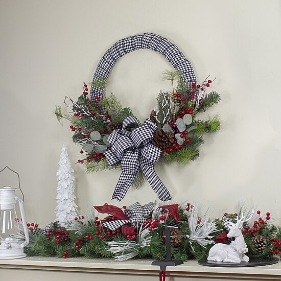 Northlight 24" Houndstooth And Berry Wreath