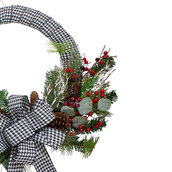Northlight 24" Houndstooth And Berry Wreath