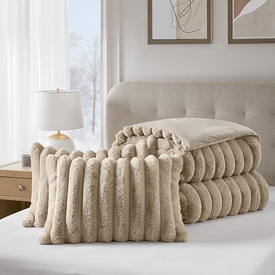 Madison Park Dahlia Faux Fur 3-pc. Midweight Comforter Set
