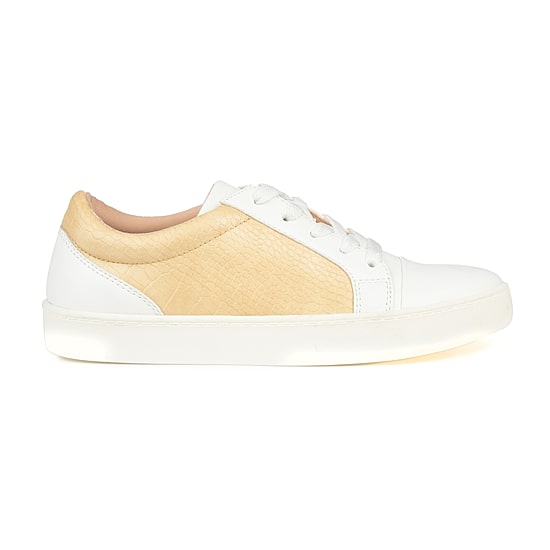 Journee Collection Womens Lynz Sneakers