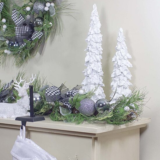 Northlight Berries And Plaid Bows  Unlit Christmas Indoor Garland