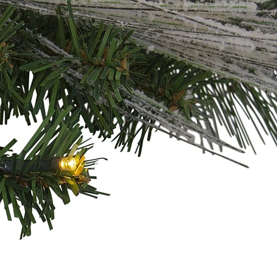 Northlight Houndstooth Pre-Lit Wreath