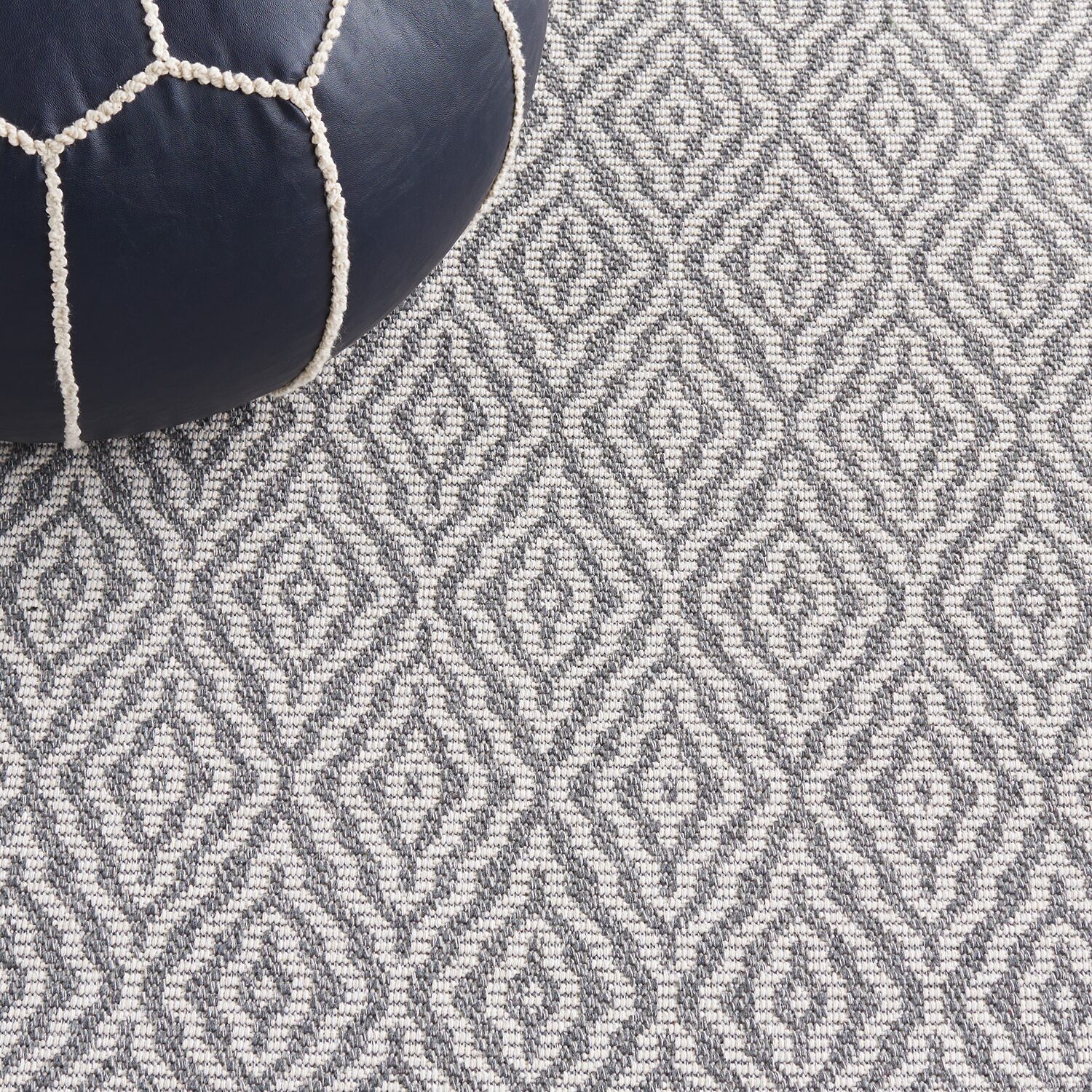 Martha Stewart Gemma Geometric 5' X 7' Indoor Rectangle Area Rug