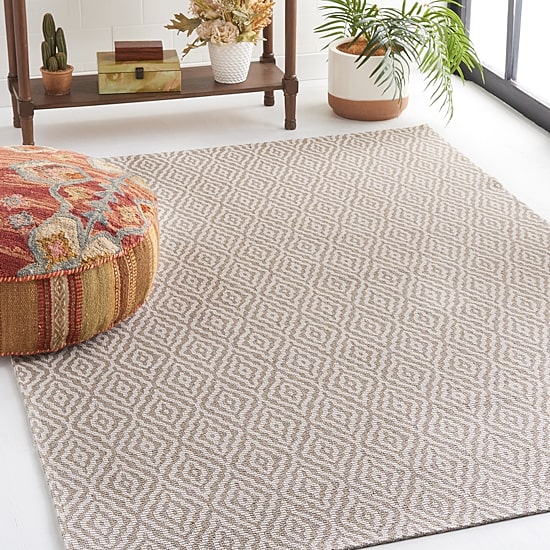 Martha Stewart Gemma Geometric 5' X 7' Indoor Rectangle Area Rug
