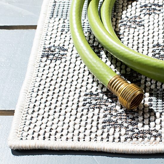 Martha Stewart Robin Geometric Washable 6'7" X 6'7" Outdoor Square Area Rug