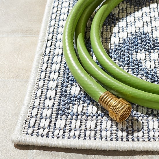 Martha Stewart Ava Bordered Washable Outdoor Rectangular Area Rug