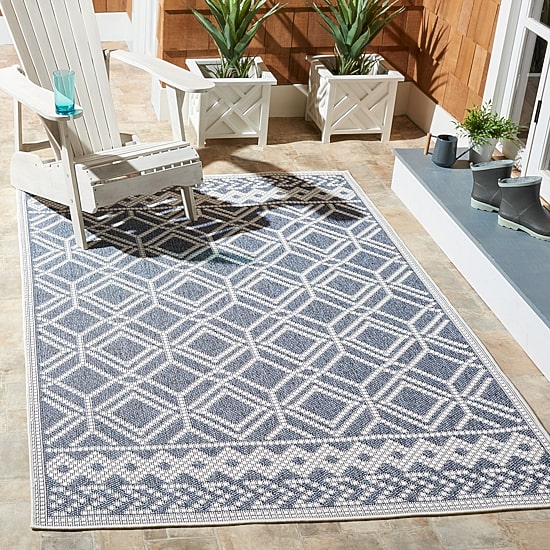 Martha Stewart Ava Bordered Washable Outdoor Rectangular Area Rug