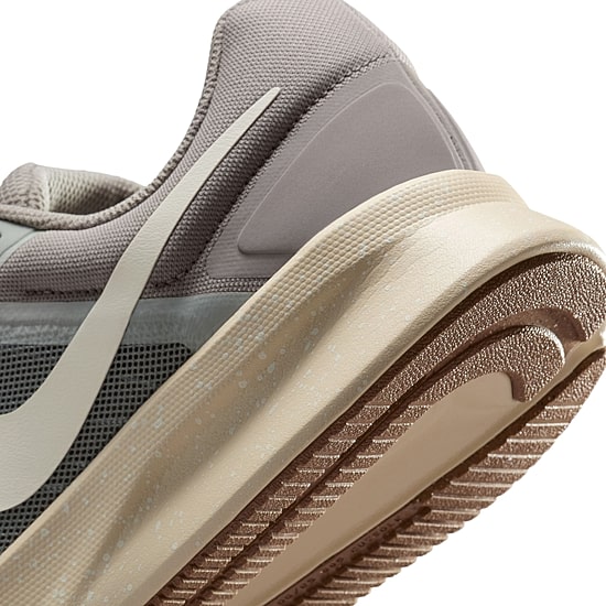 Nike Run Swift Mens Running Shoes
