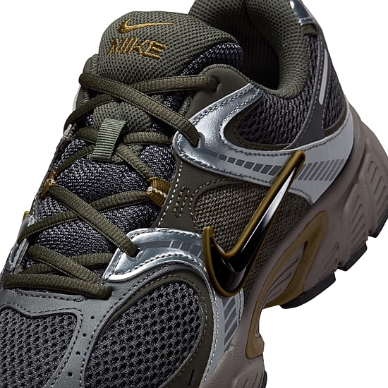 Nike V5 RNR Mens Sneakers
