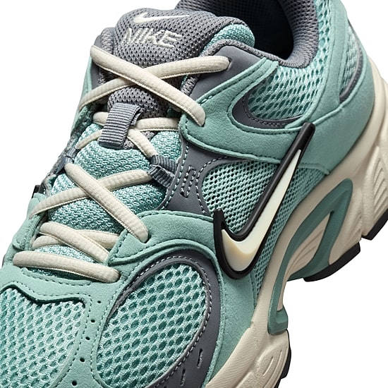 Nike V5 RNR Suede Womens Sneakers