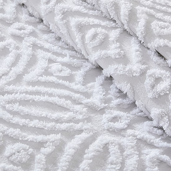 Beatrice Home Fashions Wedding Ring Chenille Bedspread