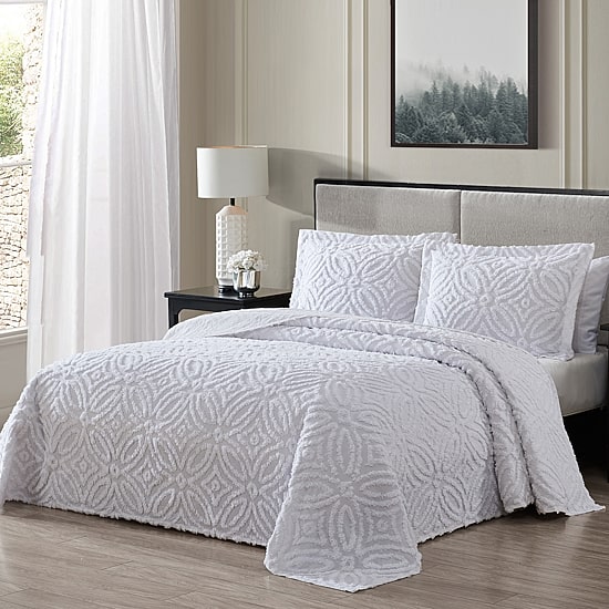 Beatrice Home Fashions Wedding Ring Chenille Bedspread
