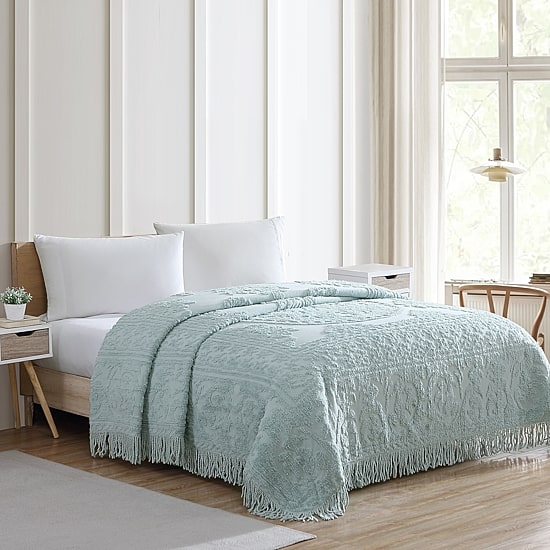 Beatrice Home Fashions Medallion Embellished Bedspread