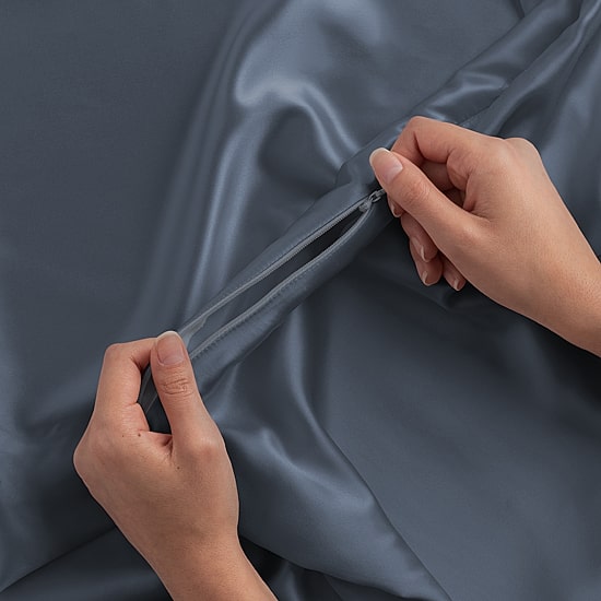 Casual Comfort Luxurious 100% Mulberry Silk Pillowcase