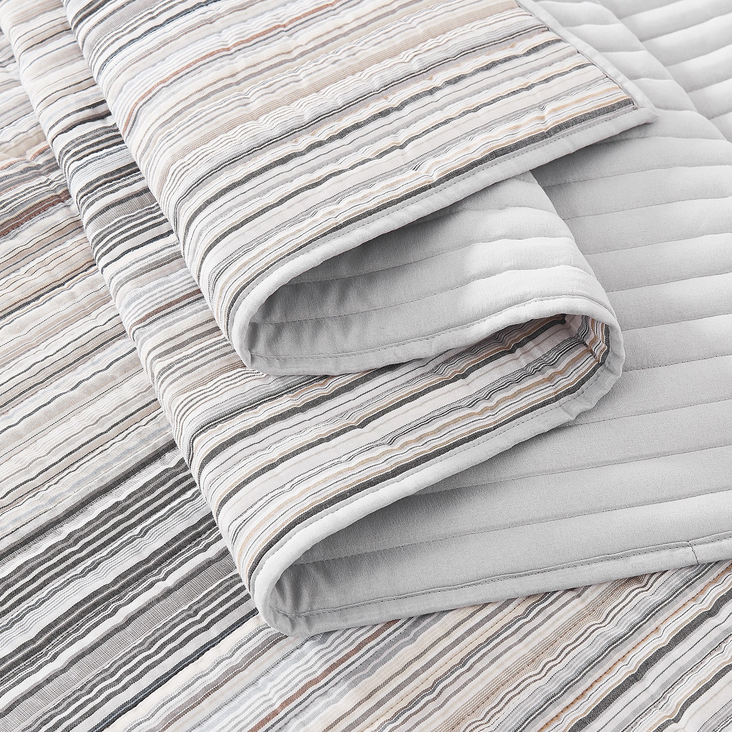 Oceanfront Resort Navarre Yarn Dye Stripe Quilt Set